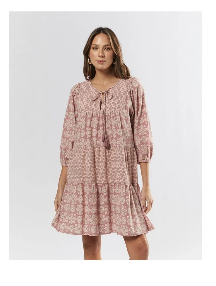 Boho Floral Tiered Mini Dress – Effortless Style & All-Day Comfort Vera Moda